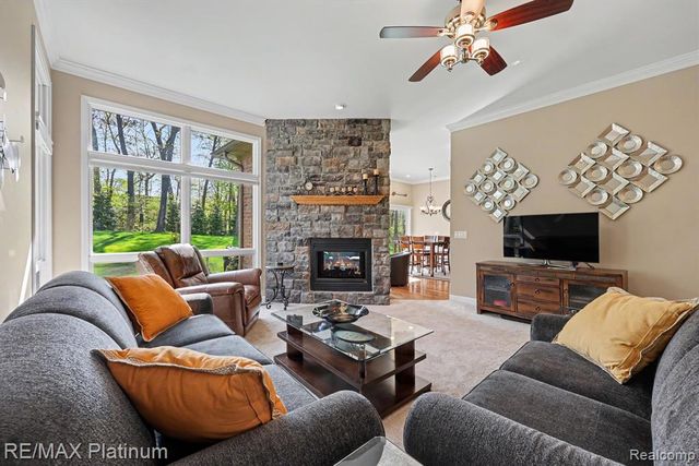 722 Mystic Woods Drive, Howell, MI 48843