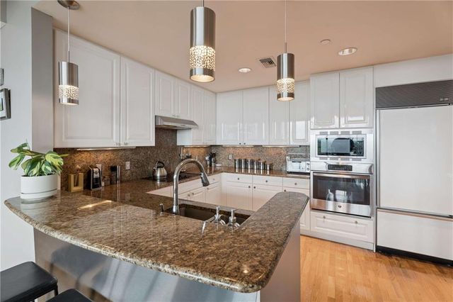 700 Park Regency Place NE 1501, Atlanta, GA 30326