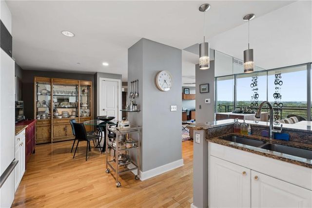 700 Park Regency Place NE 1501, Atlanta, GA 30326
