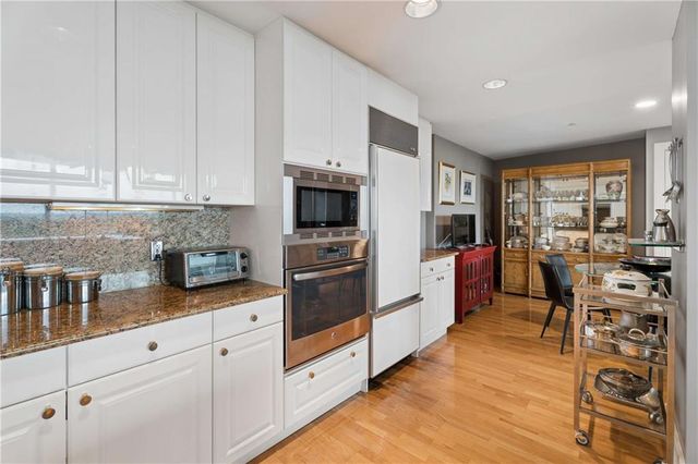 700 Park Regency Place NE 1501, Atlanta, GA 30326