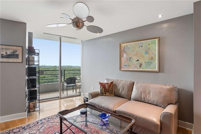 700 Park Regency Place NE 1501, Atlanta, GA 30326
