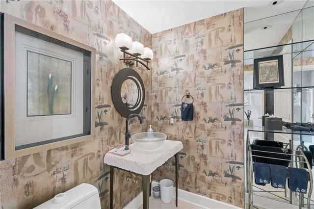 700 Park Regency Place NE 1501, Atlanta, GA 30326