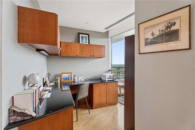 700 Park Regency Place NE 1501, Atlanta, GA 30326