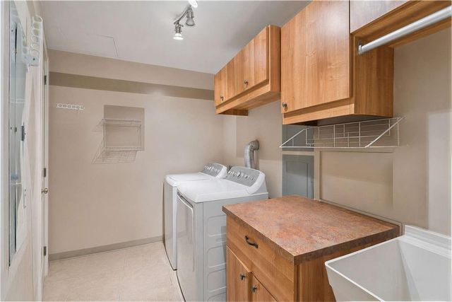 700 Park Regency Place NE 1501, Atlanta, GA 30326