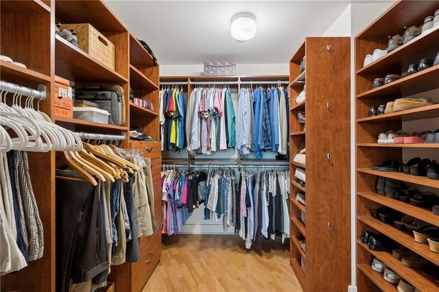 700 Park Regency Place NE 1501, Atlanta, GA 30326