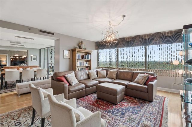 700 Park Regency Place NE 1501, Atlanta, GA 30326