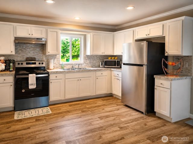 6240 Azure Way, Maple Falls, WA 98266
