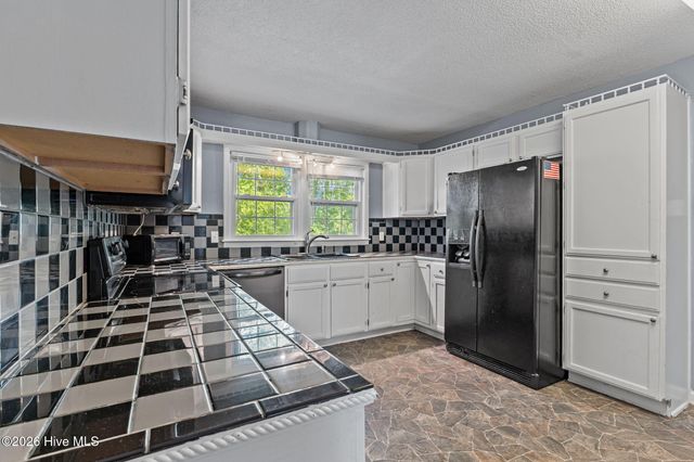 5308 Foxfire Road, Fayetteville, NC 28303