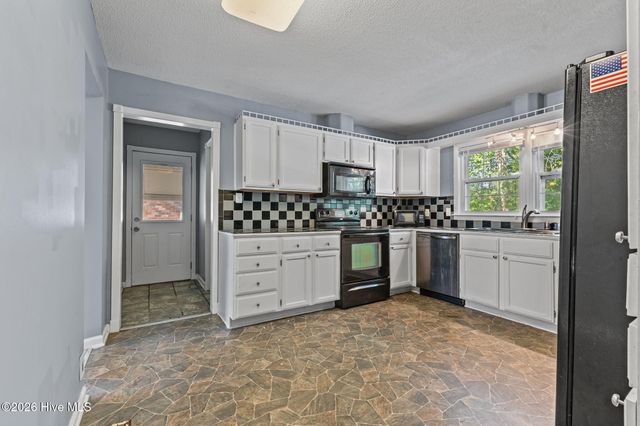 5308 Foxfire Road, Fayetteville, NC 28303