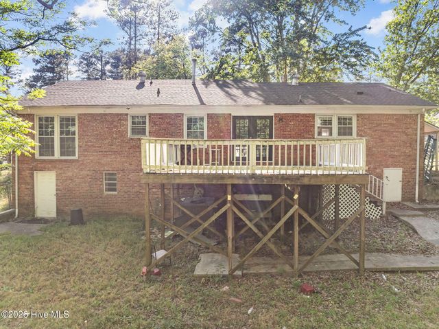 5308 Foxfire Road, Fayetteville, NC 28303