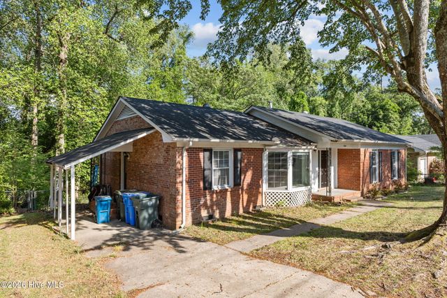 5308 Foxfire Road, Fayetteville, NC 28303