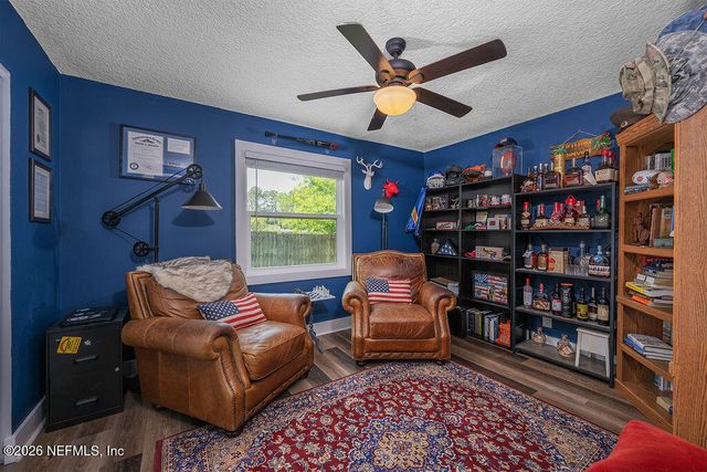 180 COCKATIEL Drive, Jacksonville, FL 32225