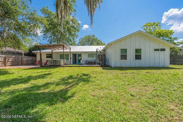 180 COCKATIEL Drive, Jacksonville, FL 32225