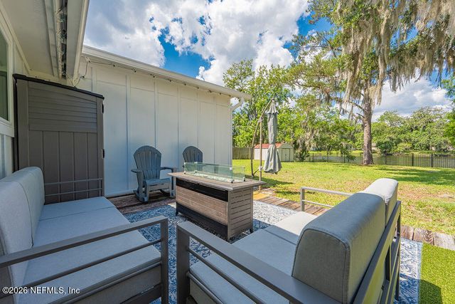 180 COCKATIEL Drive, Jacksonville, FL 32225