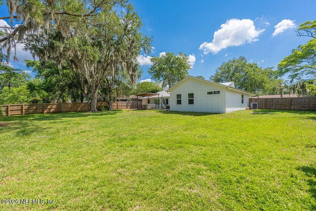 180 COCKATIEL Drive, Jacksonville, FL 32225