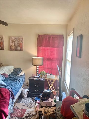 6925 Kennison Drive, Dallas, TX 75227