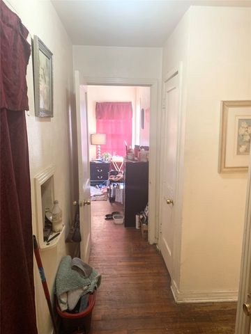 6925 Kennison Drive, Dallas, TX 75227