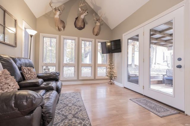 7422 Bosma Drive, Newburgh, IN 47630