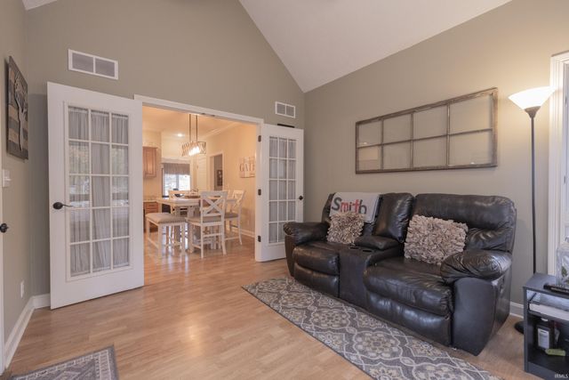 7422 Bosma Drive, Newburgh, IN 47630