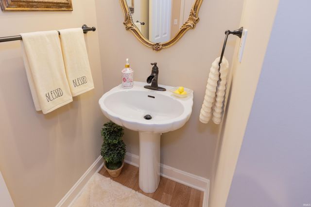 7422 Bosma Drive, Newburgh, IN 47630