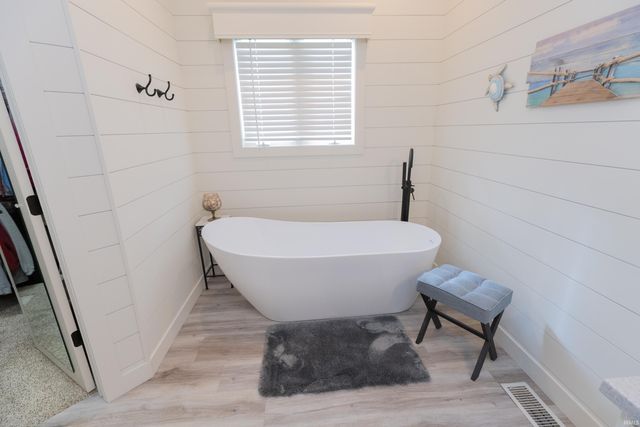 7422 Bosma Drive, Newburgh, IN 47630