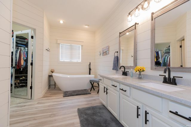 7422 Bosma Drive, Newburgh, IN 47630