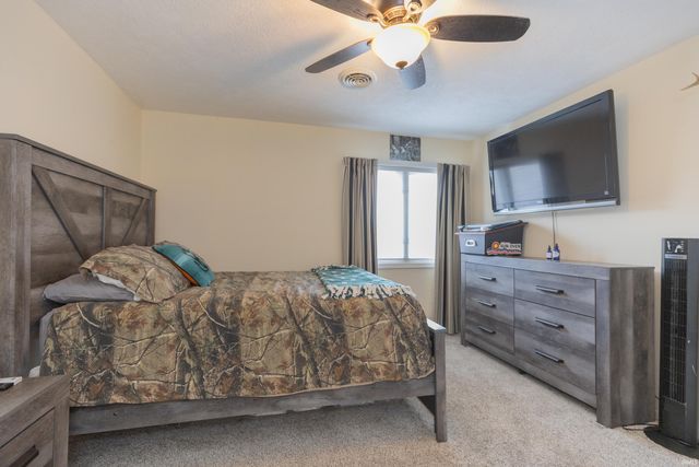 7422 Bosma Drive, Newburgh, IN 47630