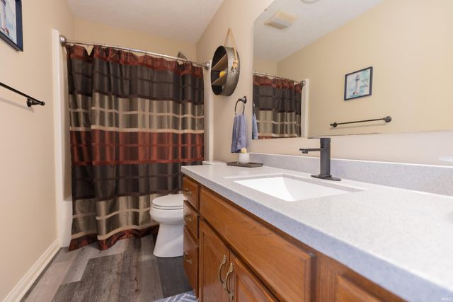 7422 Bosma Drive, Newburgh, IN 47630