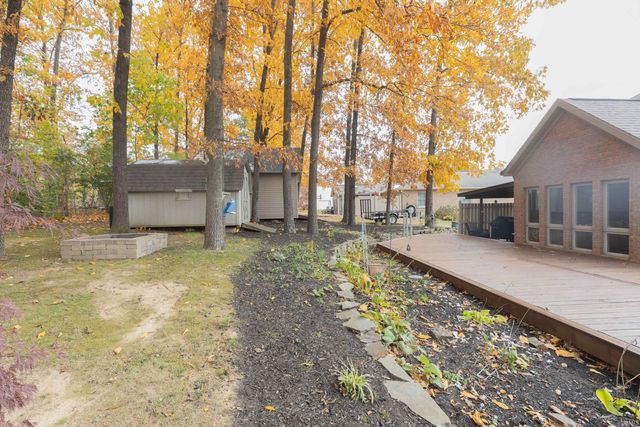 7422 Bosma Drive, Newburgh, IN 47630