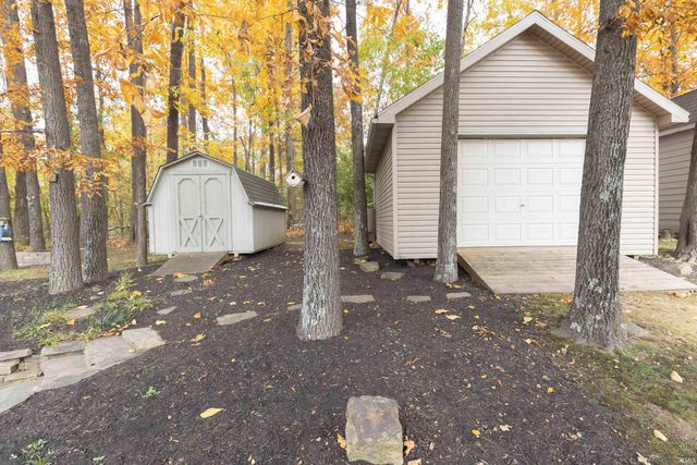 7422 Bosma Drive, Newburgh, IN 47630