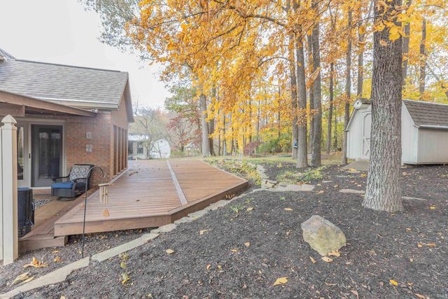 7422 Bosma Drive, Newburgh, IN 47630