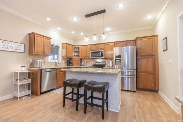 7422 Bosma Drive, Newburgh, IN 47630