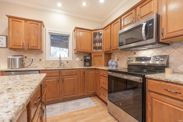 7422 Bosma Drive, Newburgh, IN 47630