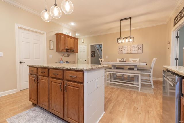 7422 Bosma Drive, Newburgh, IN 47630