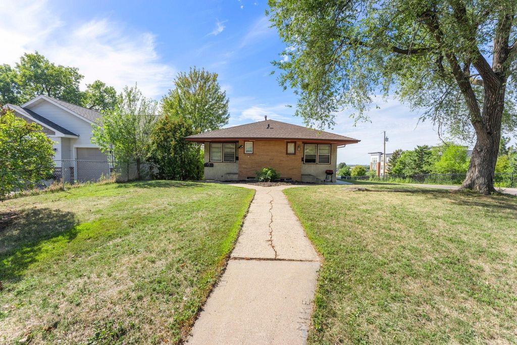 4656 Polk Street NE, Columbia Heights, MN 55421 — photo 2