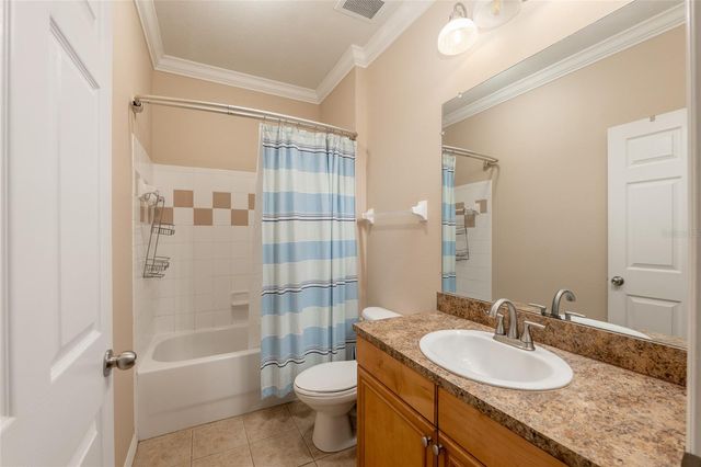 1235 SW 9TH ROAD 301, Gainesville, FL 32601