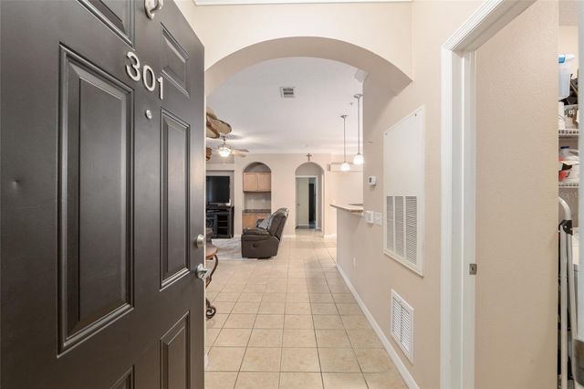1235 SW 9TH ROAD 301, Gainesville, FL 32601
