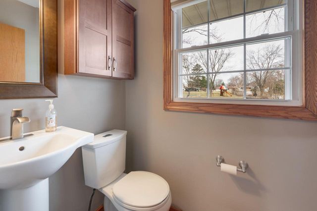 3355 S El Sirroco DRIVE, New Berlin, WI 53151