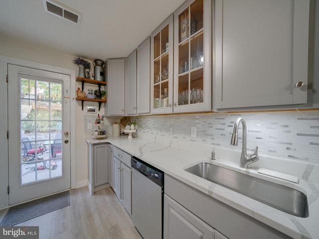 8204 ANALEE AVE, Baltimore, MD 21237