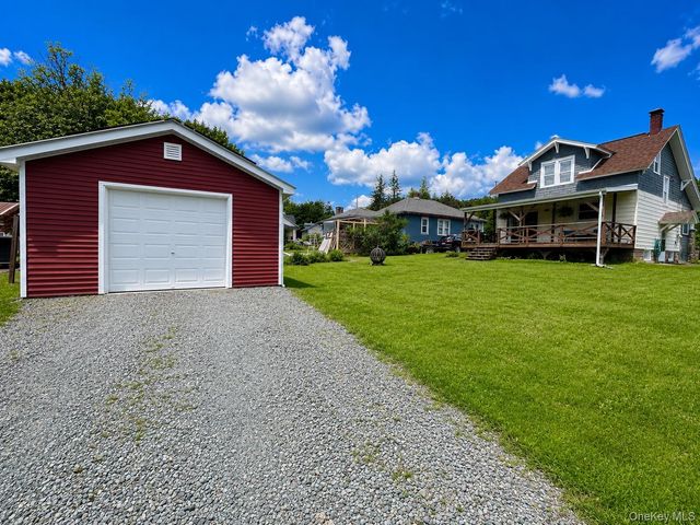 10 Fred Hessinger Road, Callicoon Center, NY 12724