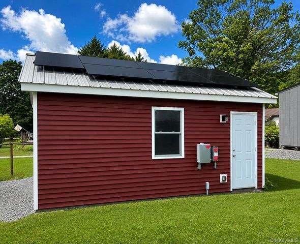 10 Fred Hessinger Road, Callicoon Center, NY 12724