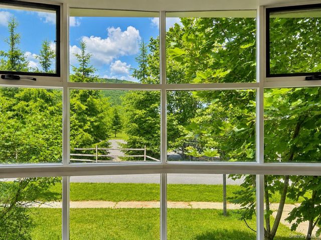 10 Fred Hessinger Road, Callicoon Center, NY 12724