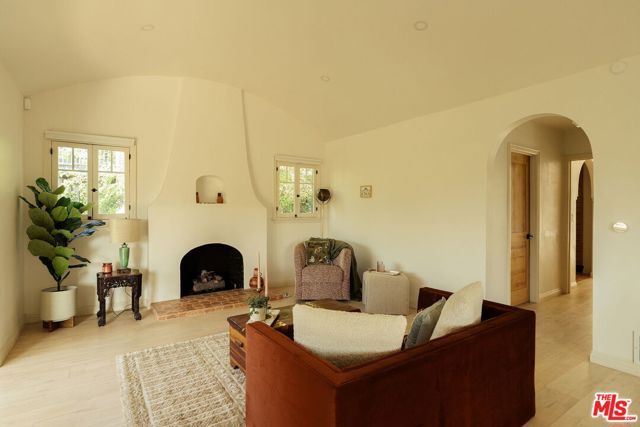 4197 York Boulevard, Los Angeles, CA 90065