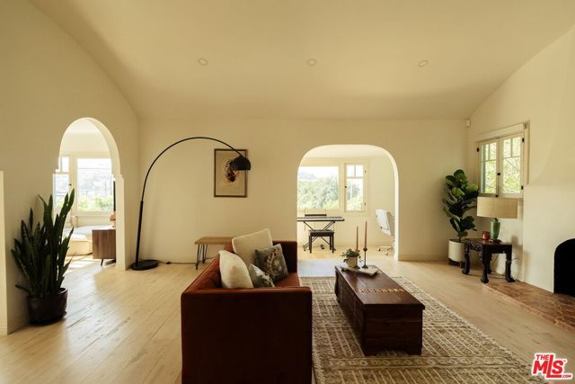 4197 York Boulevard, Los Angeles, CA 90065