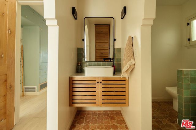 4197 York Boulevard, Los Angeles, CA 90065