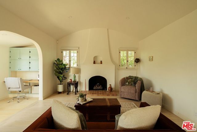 4197 York Boulevard, Los Angeles, CA 90065