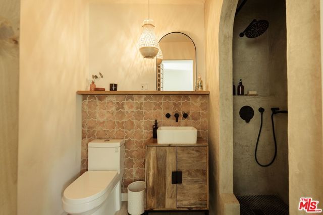 4197 York Boulevard, Los Angeles, CA 90065