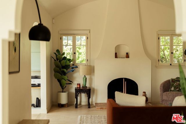 4197 York Boulevard, Los Angeles, CA 90065