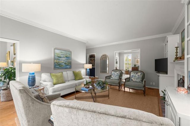 255 Tenth Fairway, Roswell, GA 30076