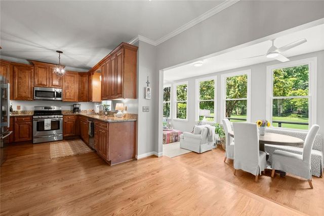 255 Tenth Fairway, Roswell, GA 30076